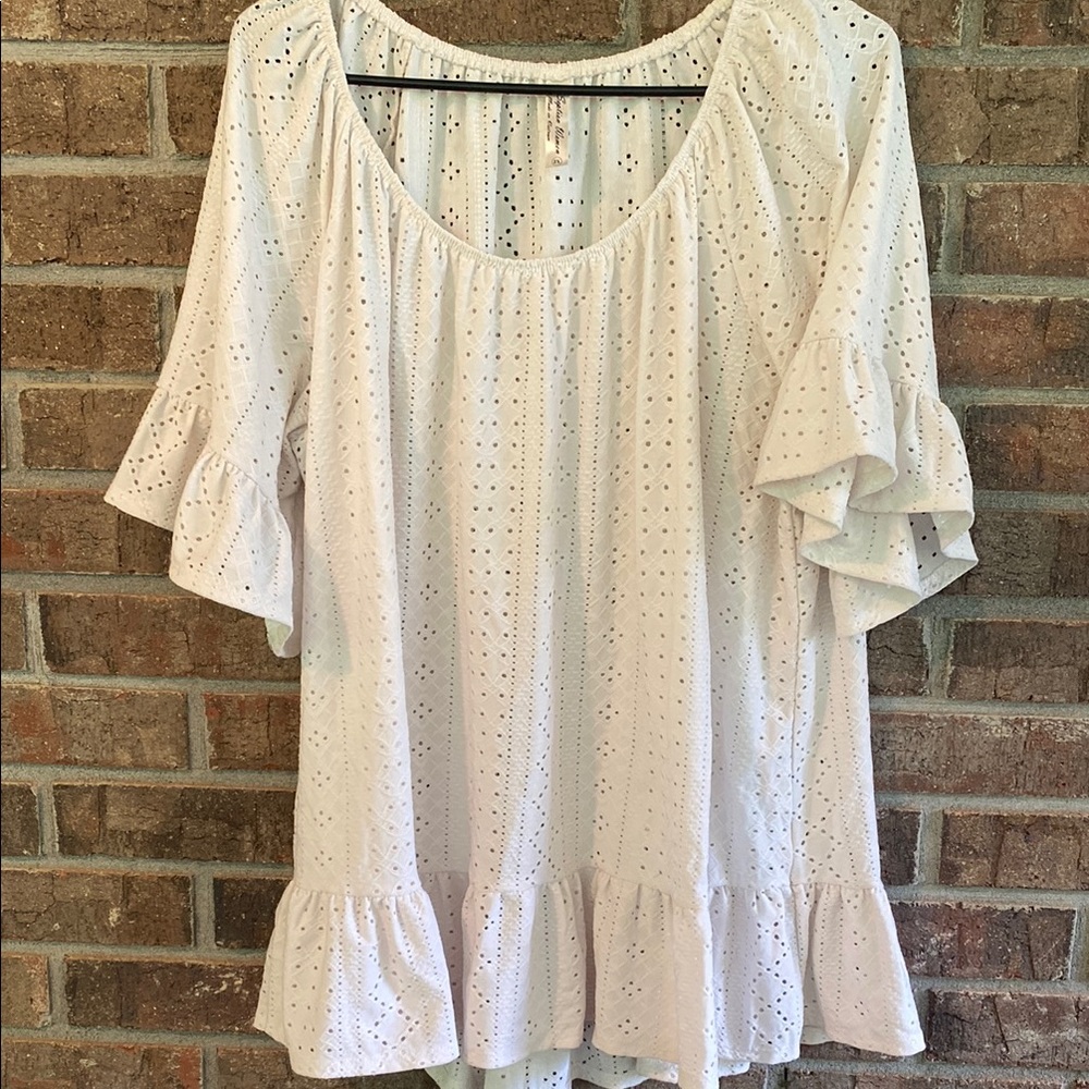Perceptions White Flutter Sleeve Blouse